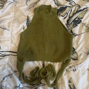 Knit high neck tie backed up